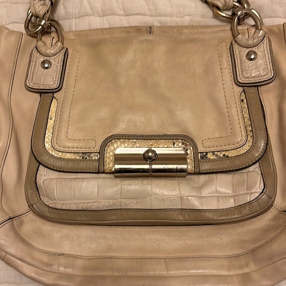 Cream Coach Kristen Purse - Authentic - Picture 2 of 15